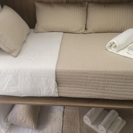 Alloggio Turistico Al Colosseo Bed and Breakfast Rome Buitenkant foto